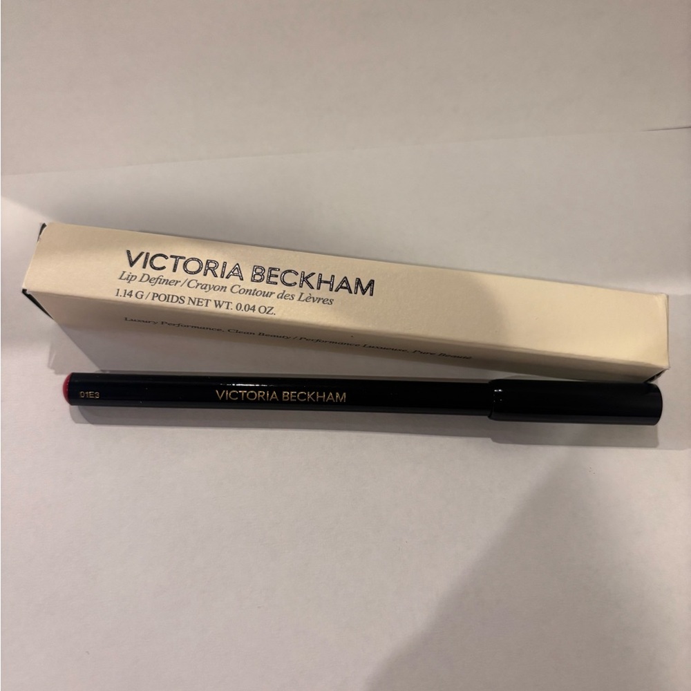 Victoria Beckham - Picture 2 of 2